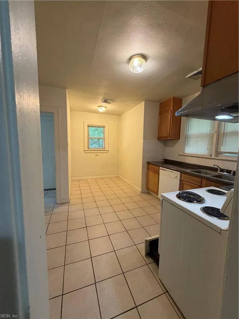 3915 Shell RD, HAMPTON VA 23669 thumb 9