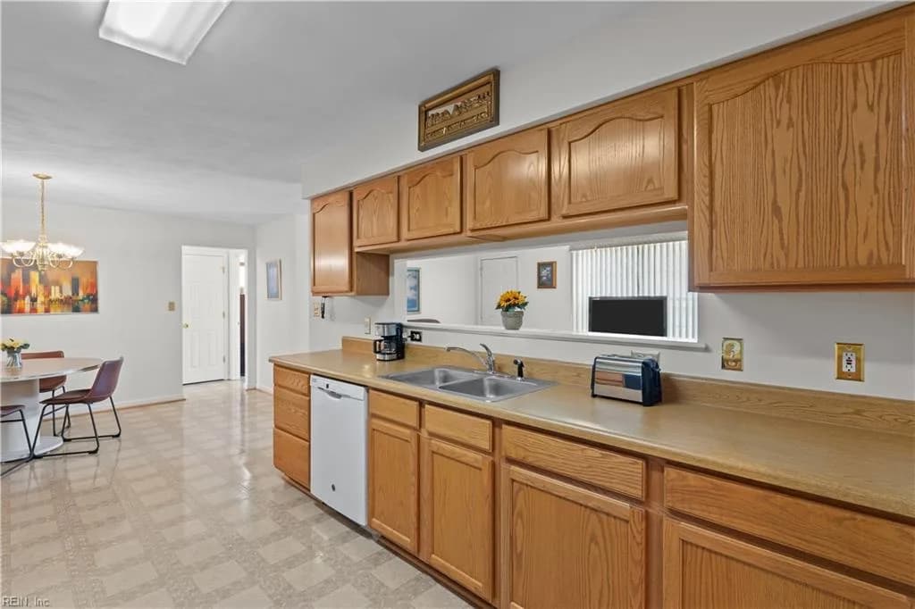 417 S Parliament DR, VIRGINIABEACH VA 23462 thumb 10