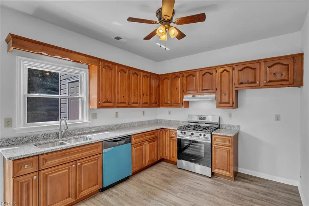 739 Creekside CRES, CHESAPEAKE VA 23320 thumb 11