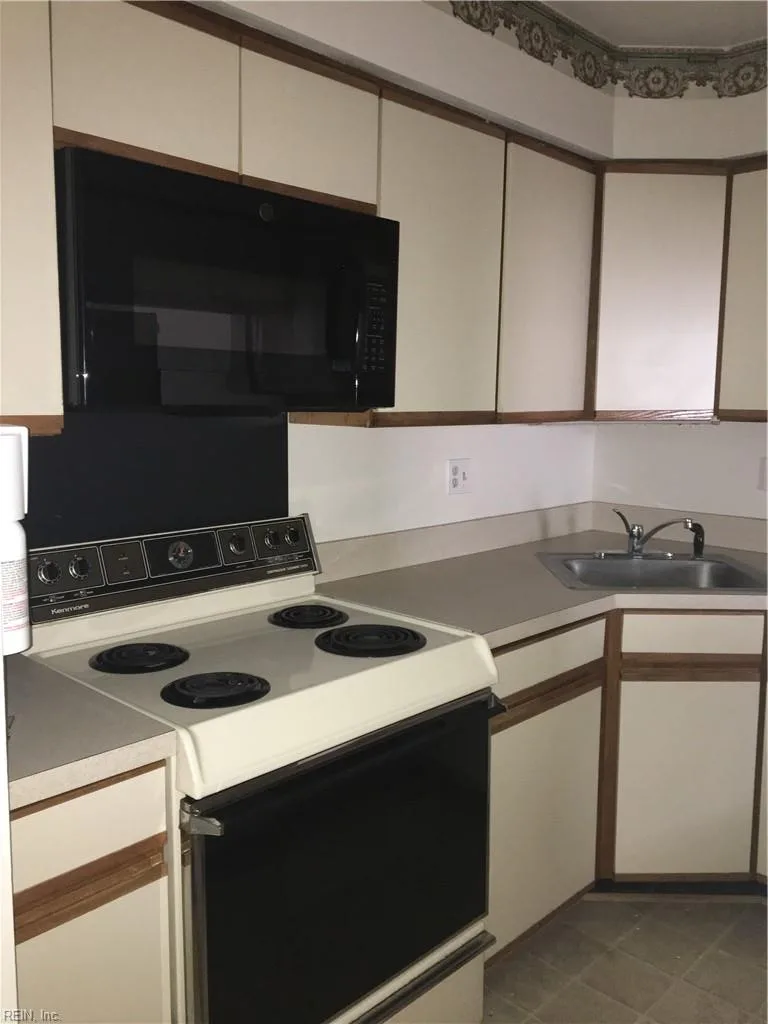 1210 Stockley GDNS #605, NORFOLK VA 23517 thumb 8