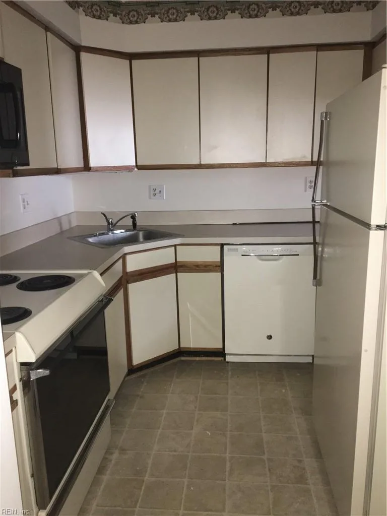 1210 Stockley GDNS #605, NORFOLK VA 23517 thumb 9