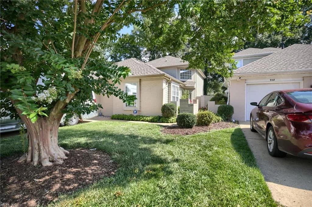 946 Nicklaus DR, NEWPORT NEWS VA 23602 - Photo 2