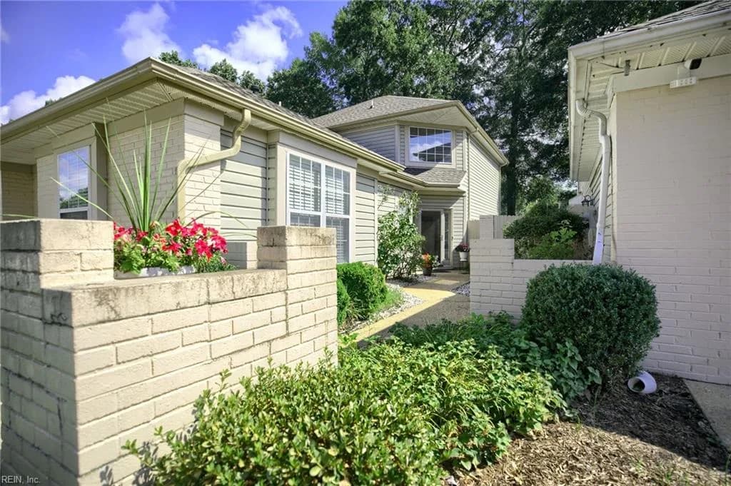 946 Nicklaus DR, NEWPORT NEWS VA 23602 - Photo 3