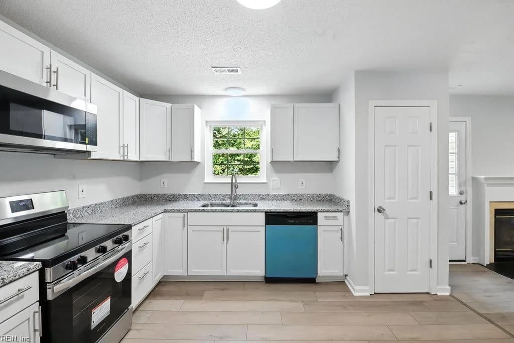 366 Pear Ridge CIR, NEWPORTNEWS VA 23602 thumb 7