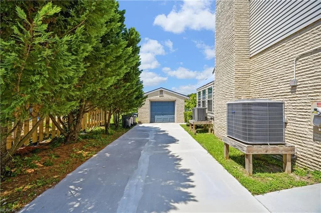 203 Skipper CT, HAMPTON VA 23669 - Photo 5