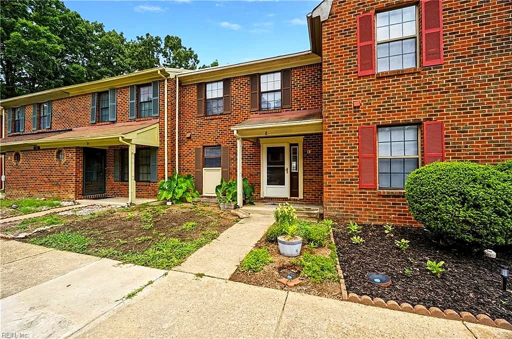 372 Circuit LN #E, NEWPORT NEWS VA 23608 - Photo 4