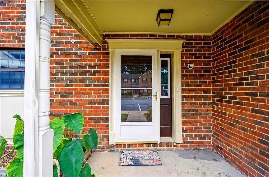 372 Circuit LN #E, NEWPORT NEWS VA 23608 - Photo 5