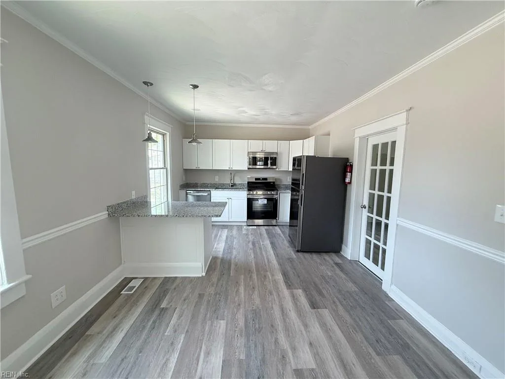 744 West 31st ST, NORFOLK VA 23508 - Photo 5