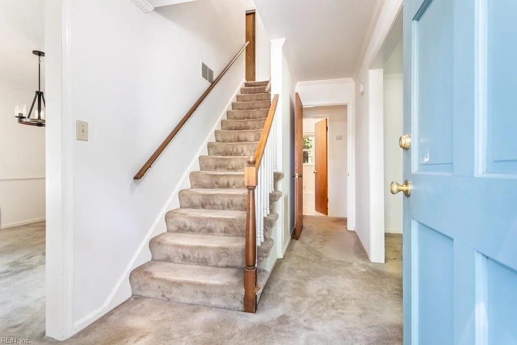 109 Rowe DR, POQUOSON VA 23662 thumb 8