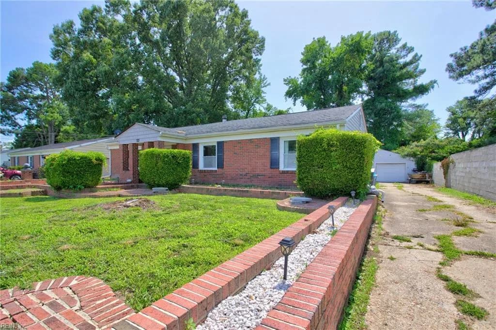 713 Pelham DR, HAMPTON VA 23669 - Photo 4