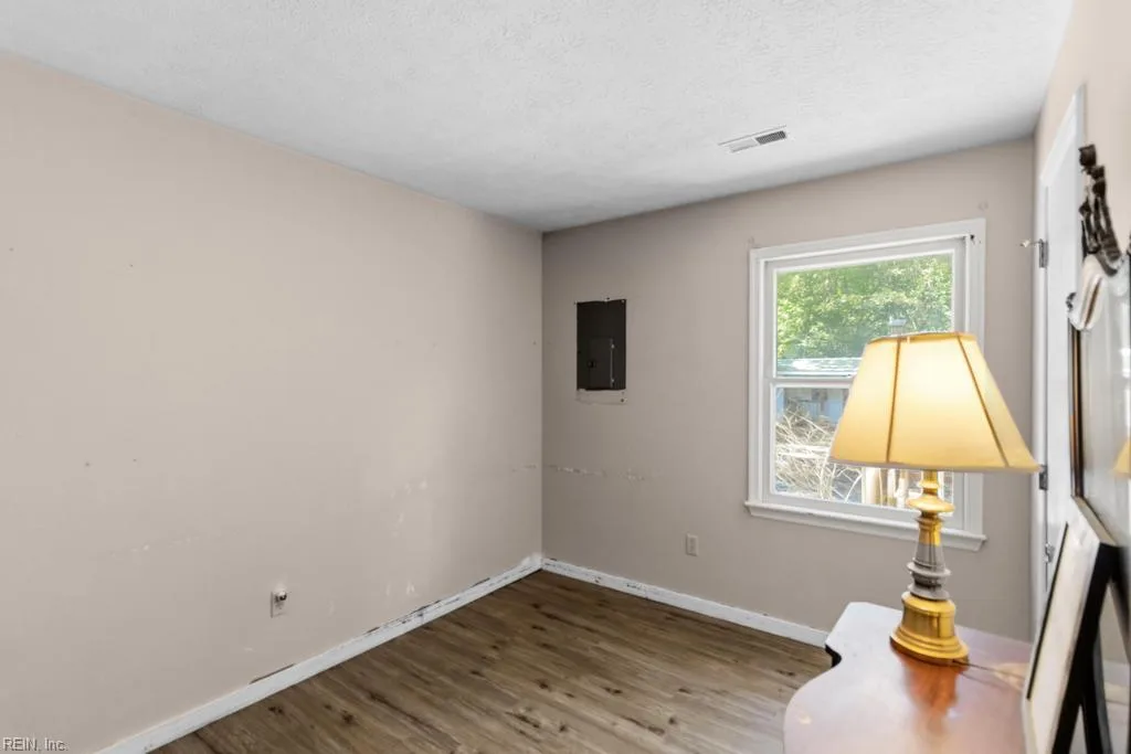 6353 Bolling Brook LN, GLOUCESTER VA 23061 thumb 10