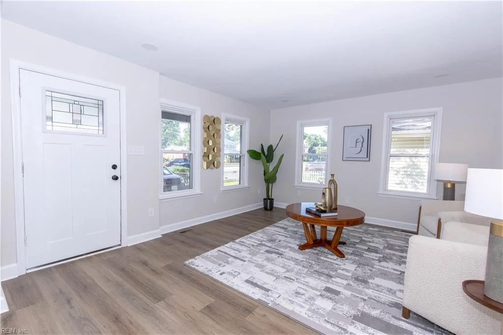 1806 Victoria BLVD, HAMPTON VA 23669 - Photo 5