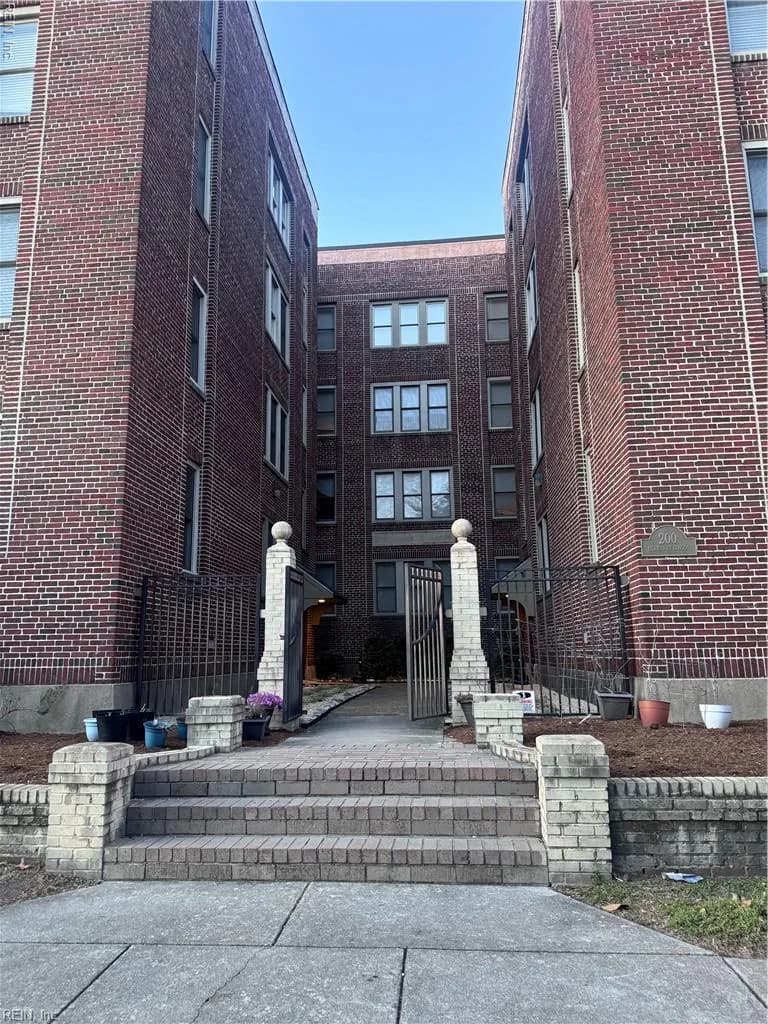 200 W 31st Street ST #203, NORFOLK VA 23504 - Main photo