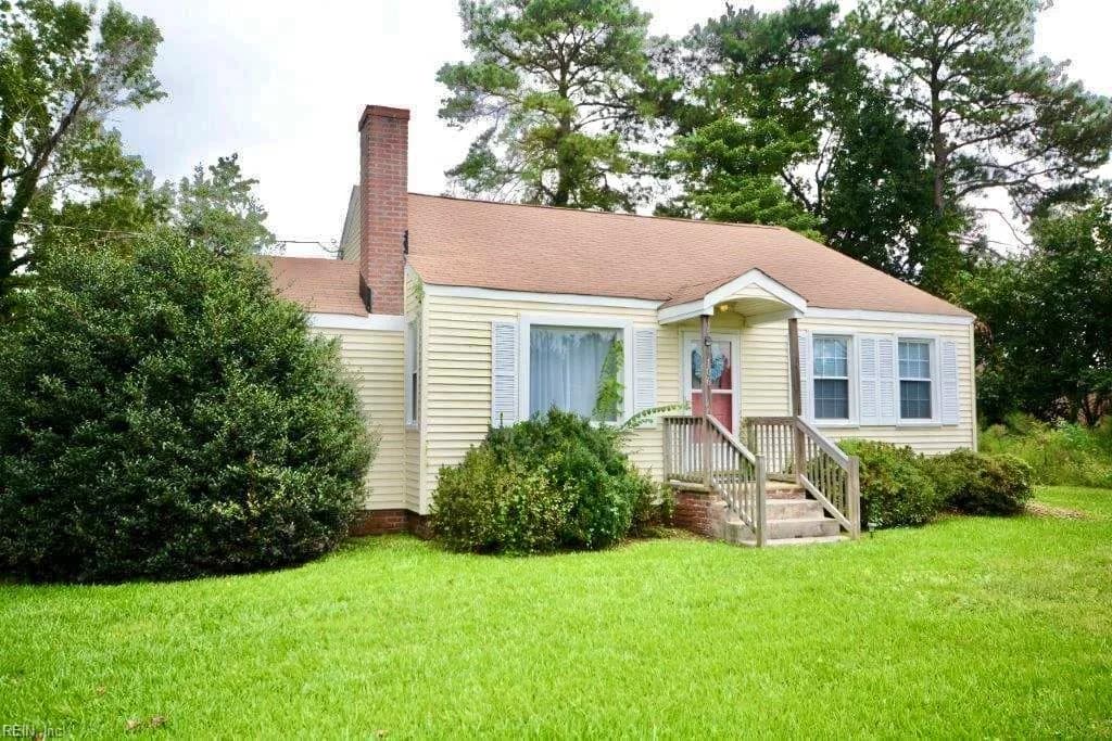 106 Greenbrier RD, CHESAPEAKE VA 23320 - Main photo