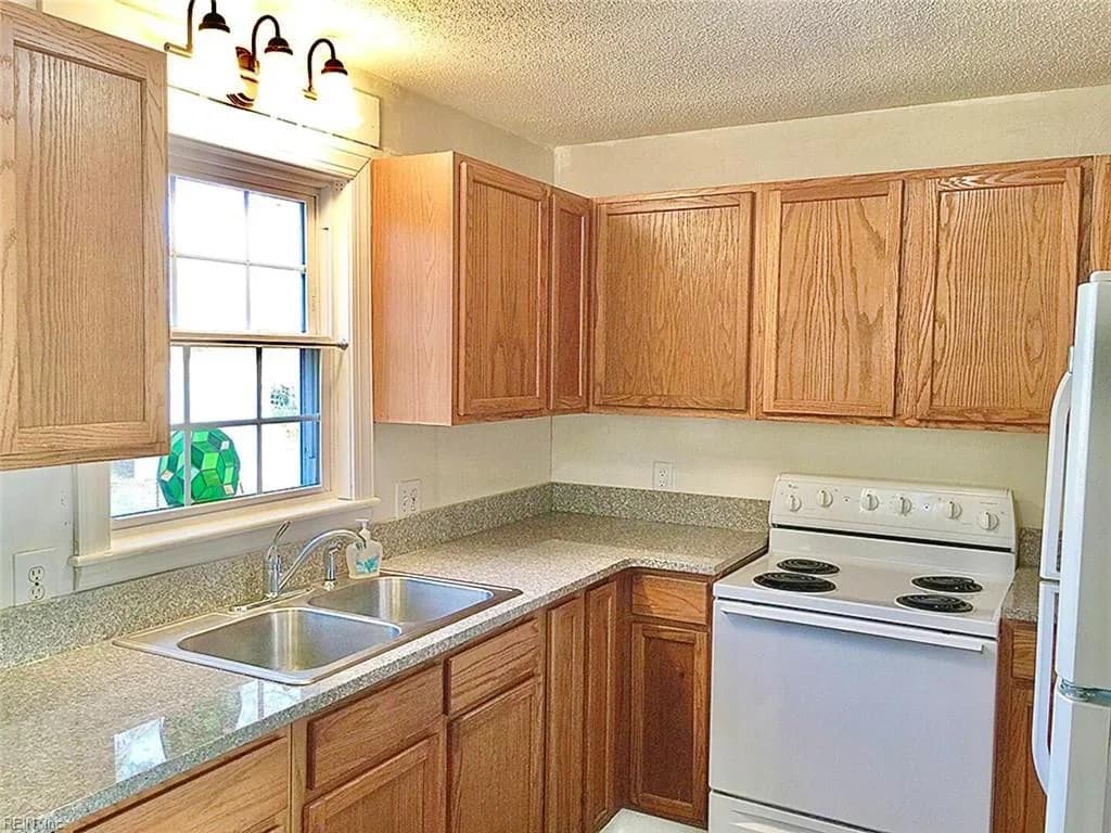 106 Greenbrier RD, CHESAPEAKE VA 23320 thumb 8