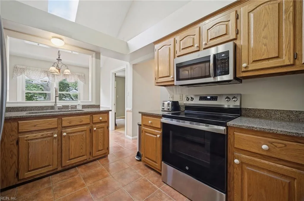 529 Royal Grant DR, CHESAPEAKE VA 23322 thumb 12