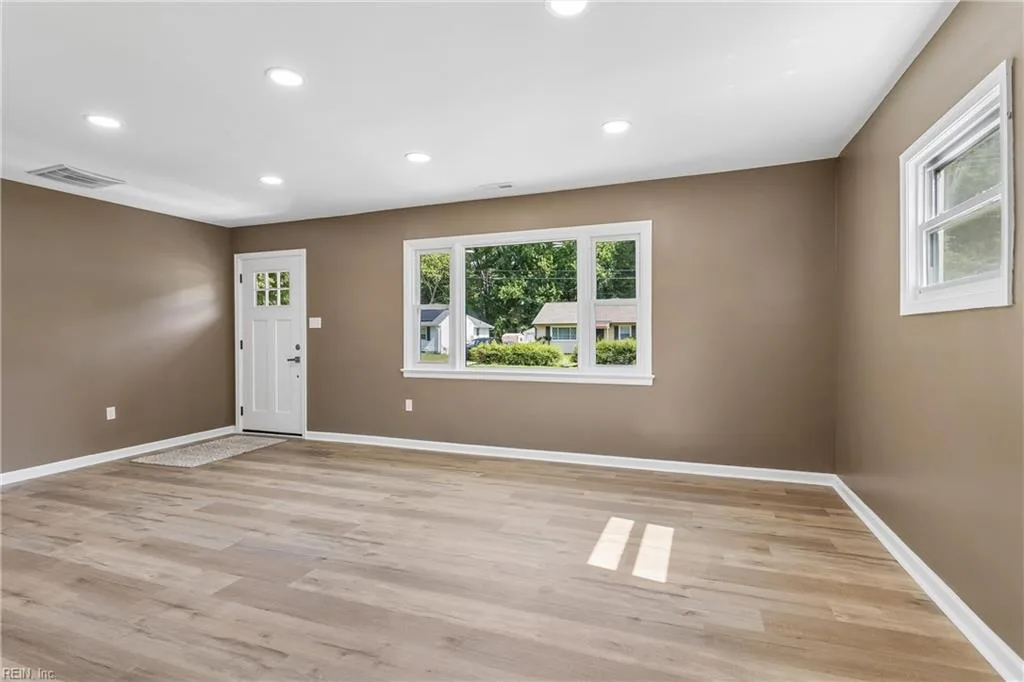 202 Woodhaven RD, NEWPORTNEWS VA 23608 thumb 11