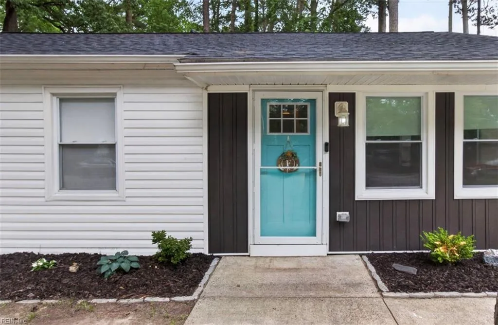 108 Clover ST, HAMPTON VA 23669 - Main photo
