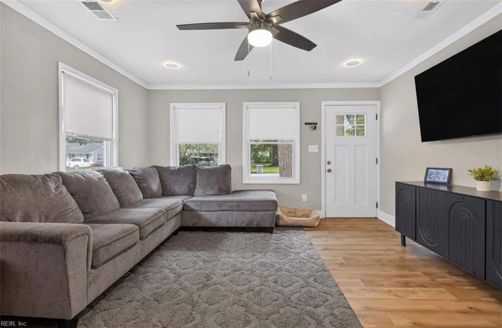 108 Clover ST, HAMPTON VA 23669 thumb 11