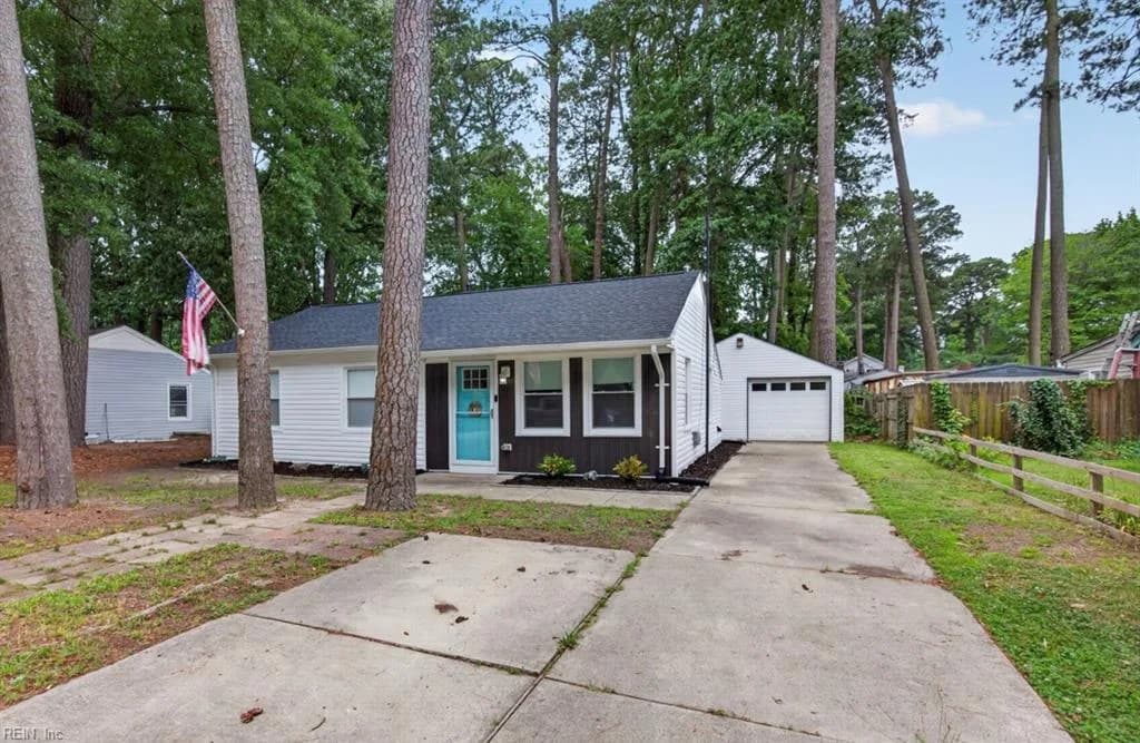 108 Clover ST, HAMPTON VA 23669 - Photo 5