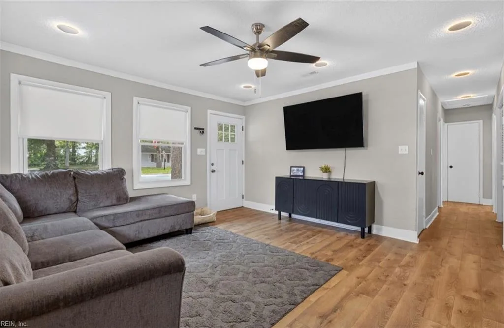 108 Clover ST, HAMPTON VA 23669 thumb 10