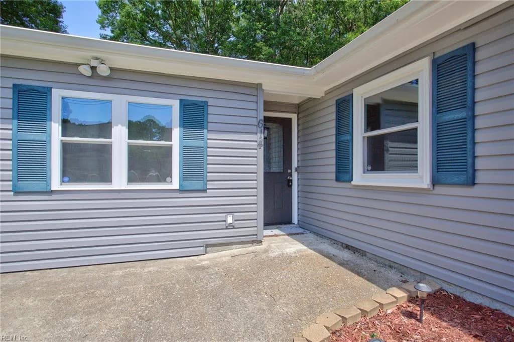 614 Woods RD, NEWPORT NEWS VA 23601 - Photo 4
