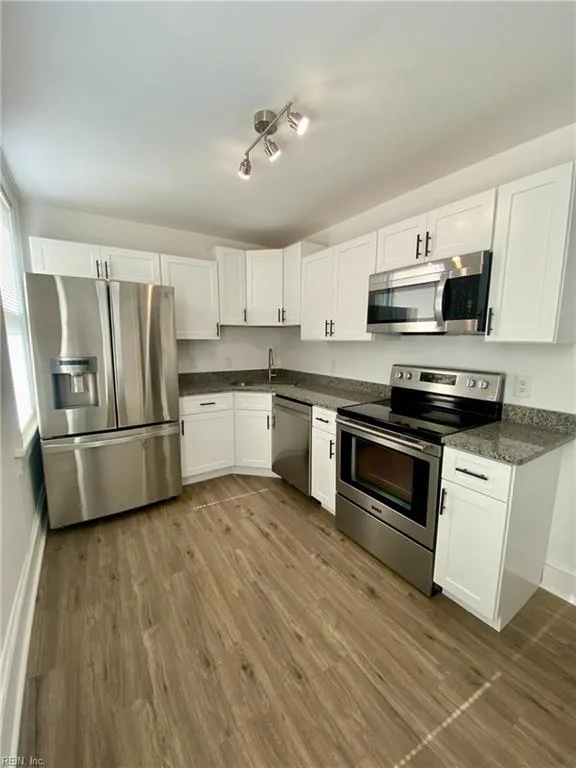 115 E 39th ST #B, NORFOLK VA 23504 thumb 9