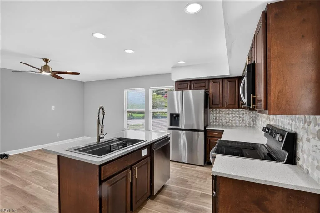 501 Thornloe Ln LN, CHESAPEAKE VA 23320 thumb 6