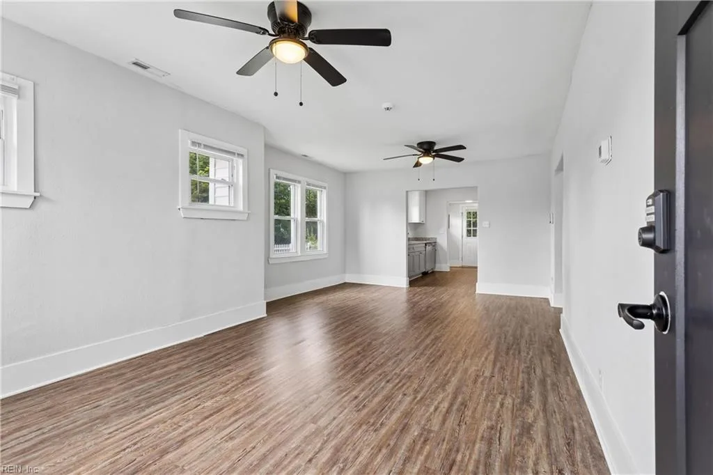 515 Powhatan PW, HAMPTON VA 23661 thumb 12