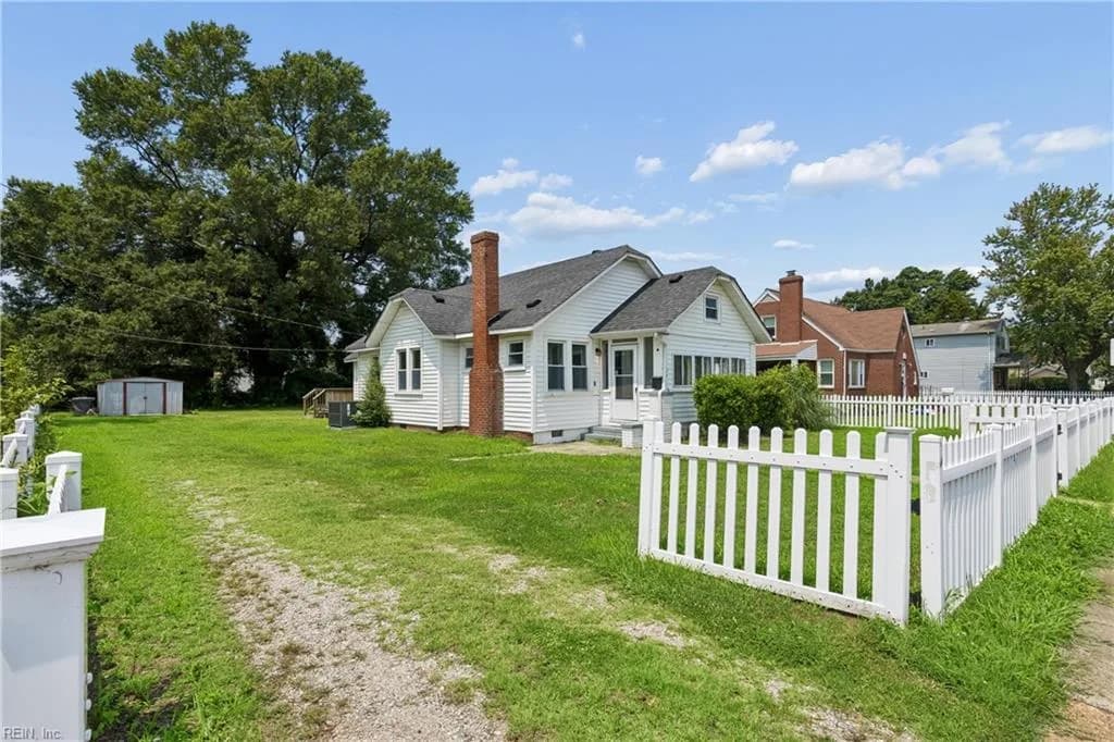 515 Powhatan PW, HAMPTON VA 23661 - Photo 4