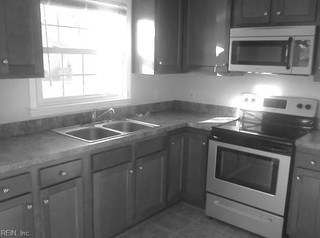 830 Headrow TER, HAMPTON VA 23666 - Photo 3