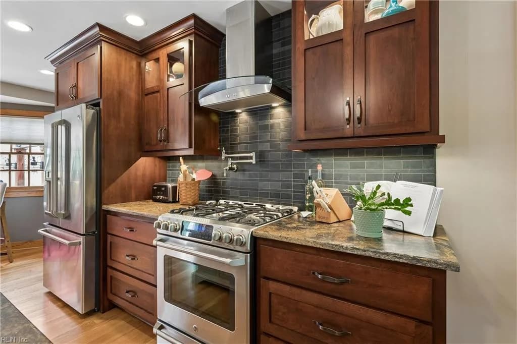125 River Point DR, YORKTOWN VA 23693 thumb 11