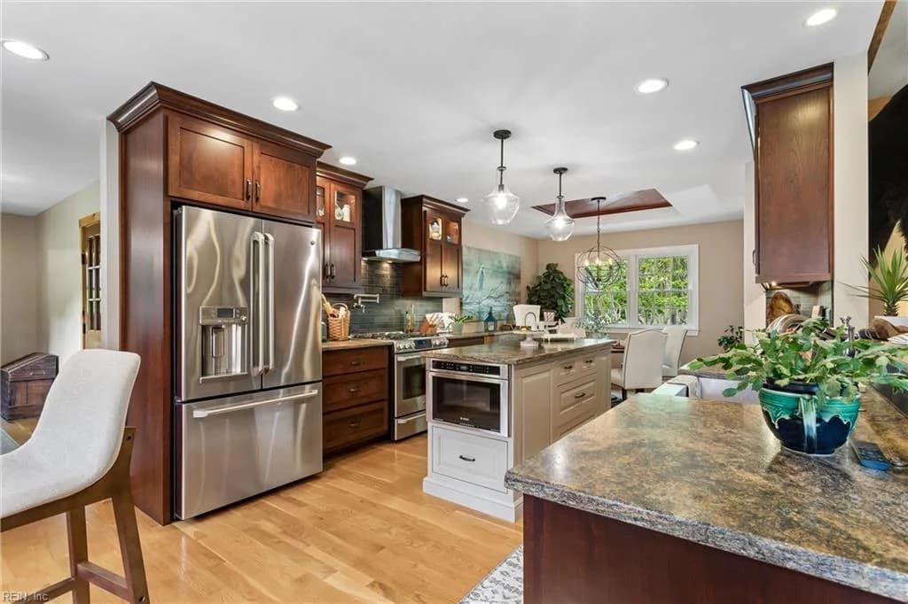 125 River Point DR, YORKTOWN VA 23693 thumb 12