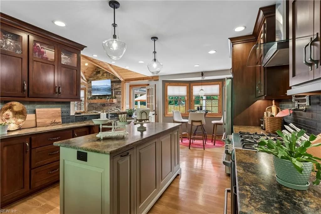 125 River Point DR, YORKTOWN VA 23693 thumb 10