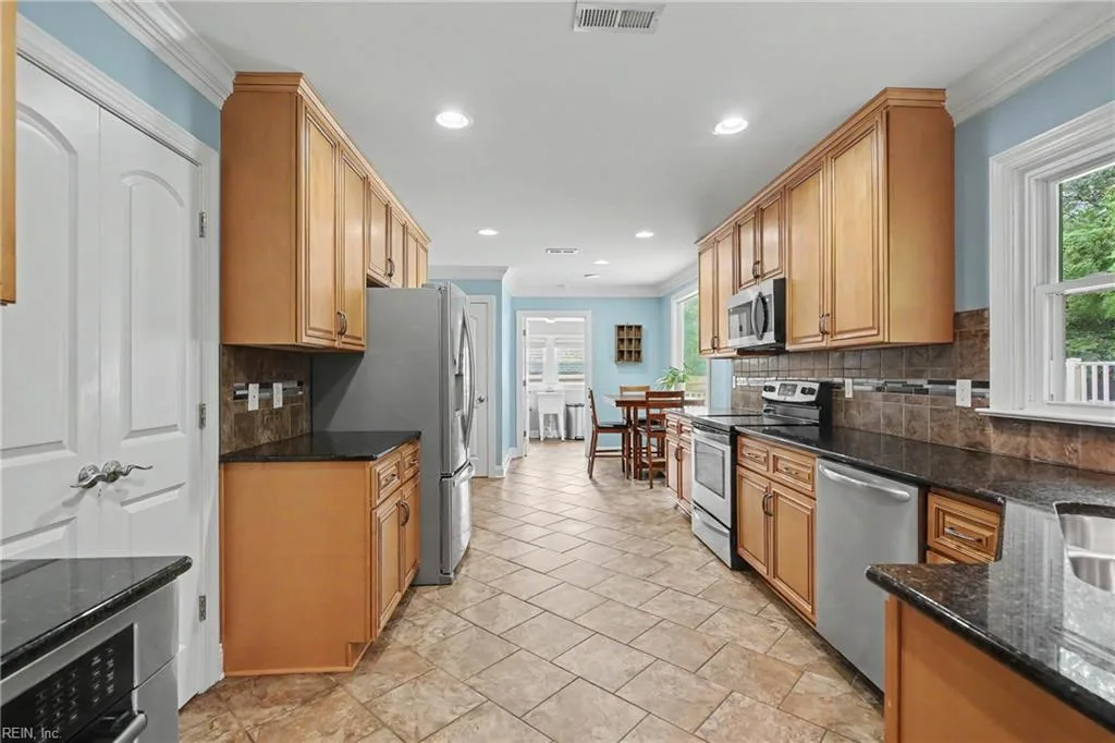114 Winsome Haven DR, SEAFORD VA 23696 thumb 9
