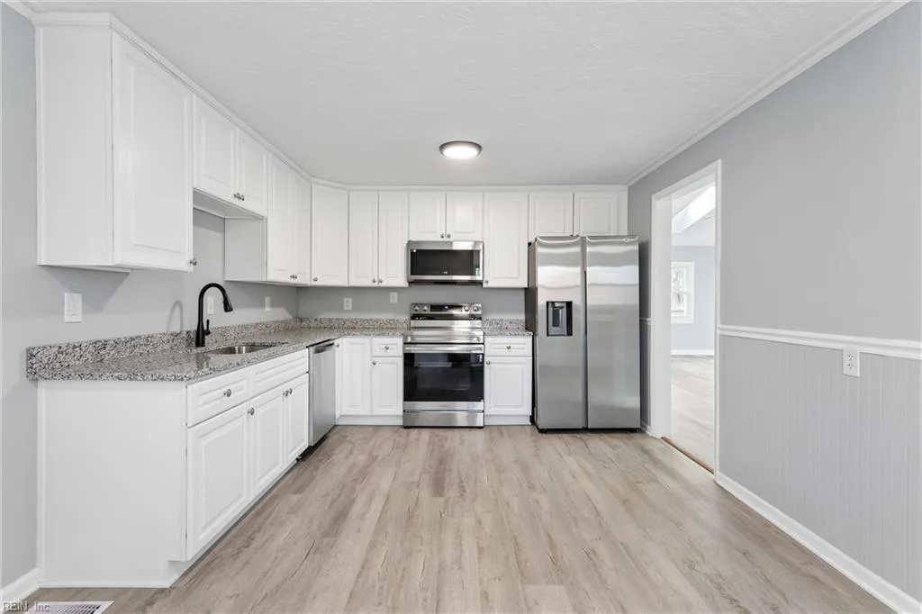 1813 Canterbury RD, HAMPTON VA 23666 thumb 12