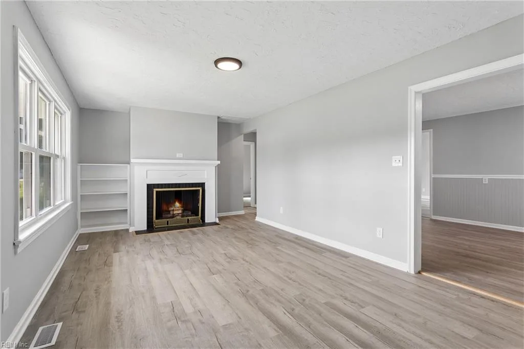 1813 Canterbury RD, HAMPTON VA 23666 - Photo 4