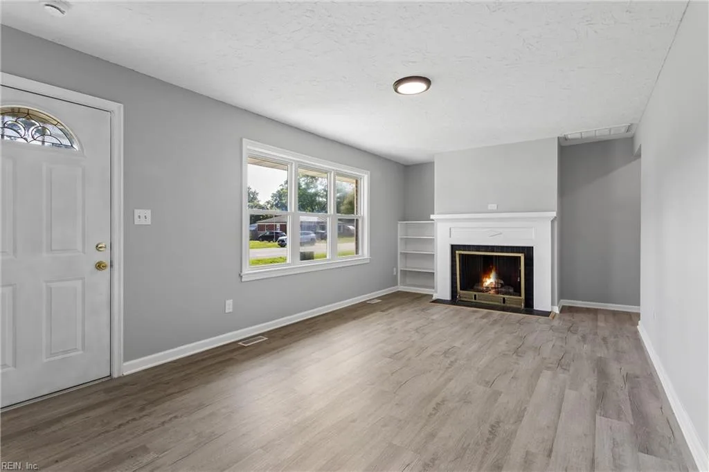 1813 Canterbury RD, HAMPTON VA 23666 - Photo 5