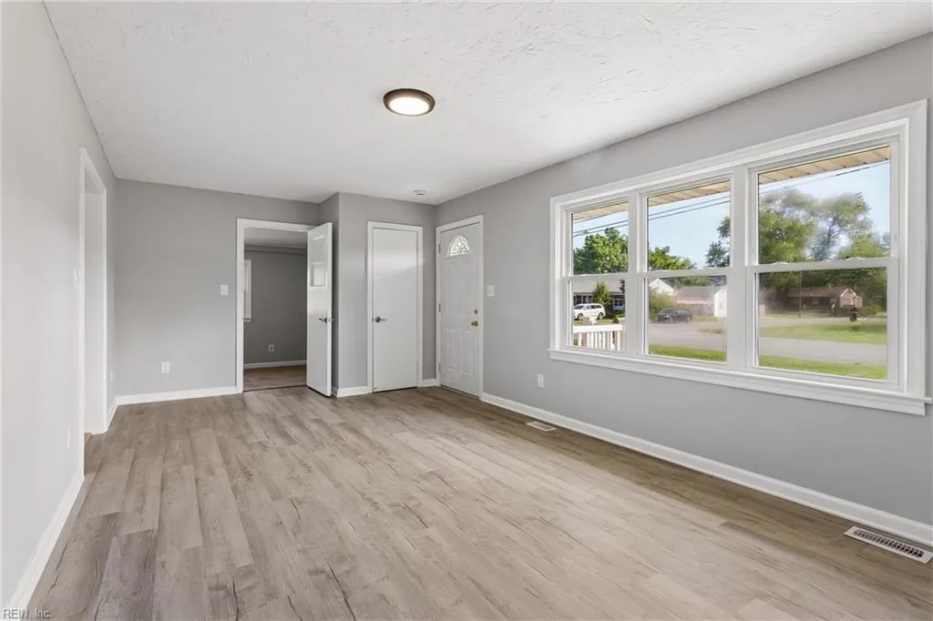 1813 Canterbury RD, HAMPTON VA 23666 thumb 6