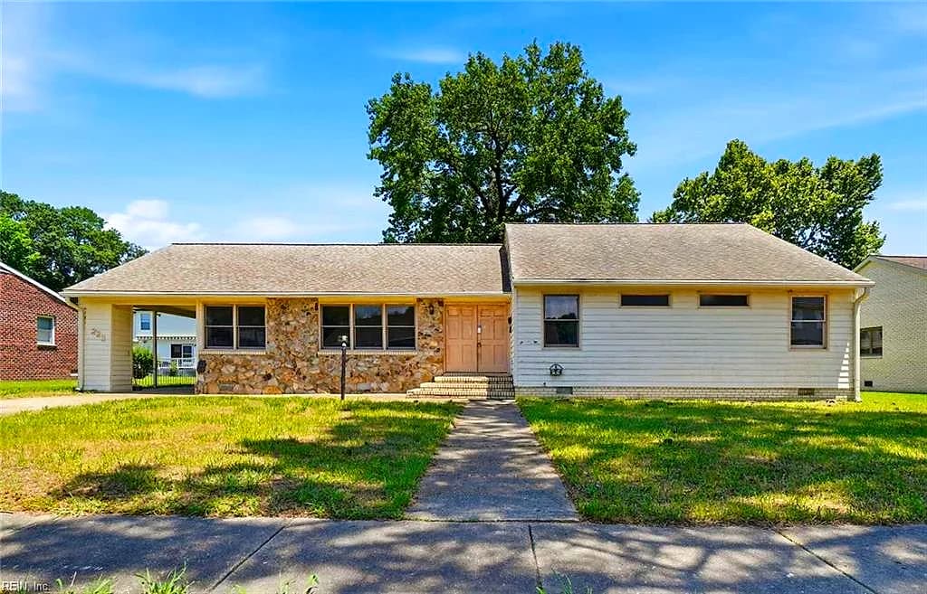 223 Woodbury Forrest DR, HAMPTON VA 23666 - Main photo