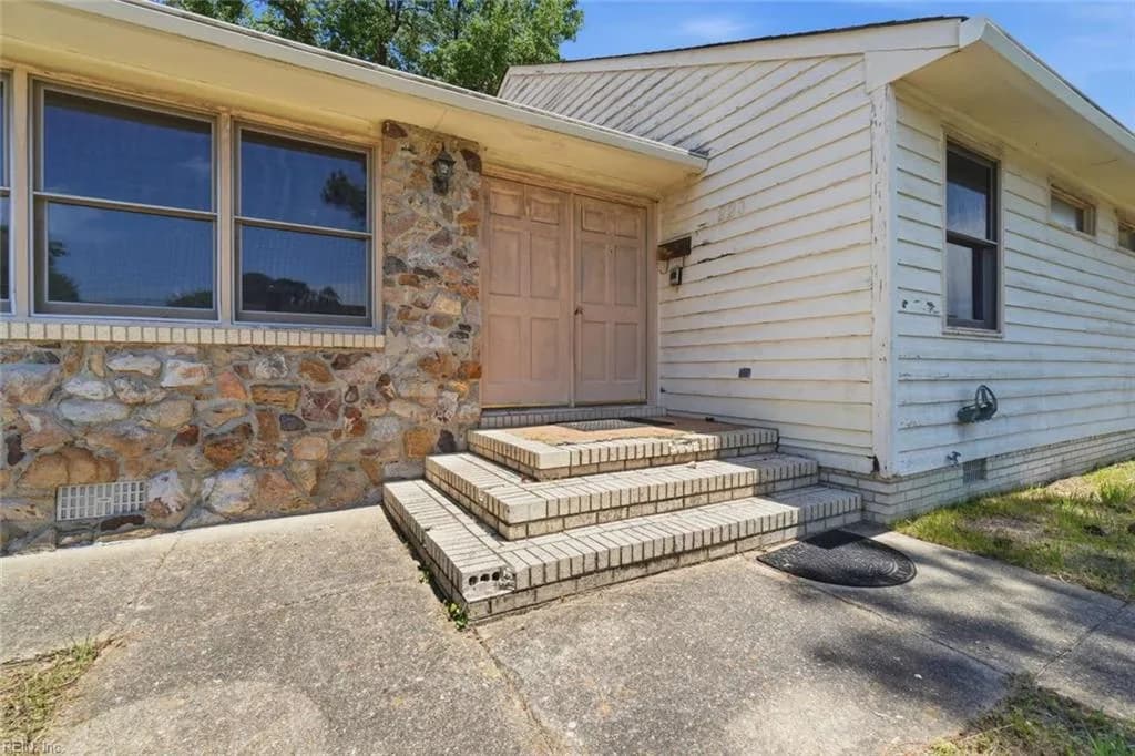 223 Woodbury Forrest DR, HAMPTON VA 23666 thumb 6
