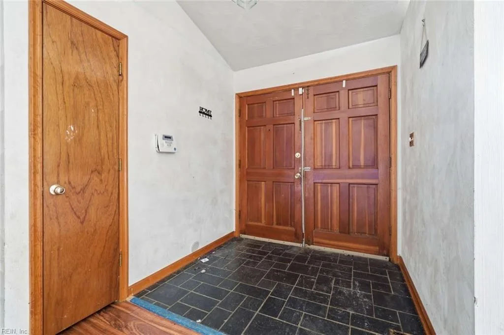 223 Woodbury Forrest DR, HAMPTON VA 23666 thumb 7