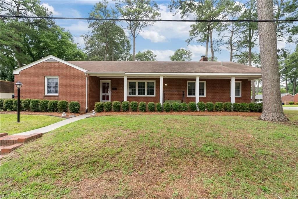 201 Pine BLF, PORTSMOUTH VA 23701 - Photo 2