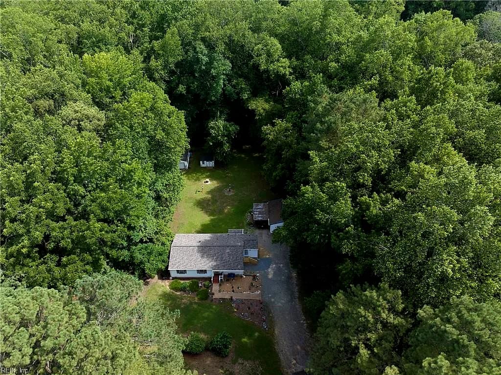 6394 Meadow DR, GLOUCESTER VA 23061 - Photo 5