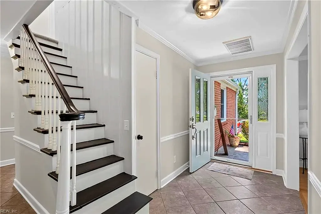 4240 Battery RD, VIRGINIA BEACH VA 23455 - Photo 5