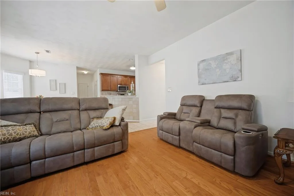 831 Holbrook DR, NEWPORT NEWS VA 23602 thumb 10