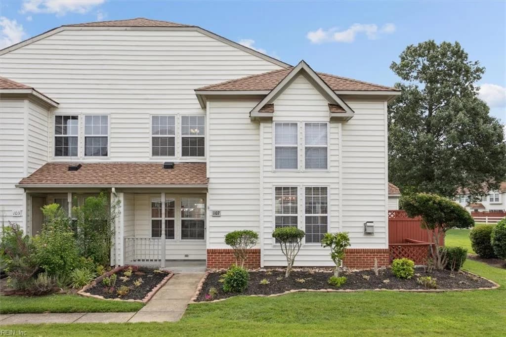 107 Post Oak RD, YORKTOWN VA 23693 - Photo 2