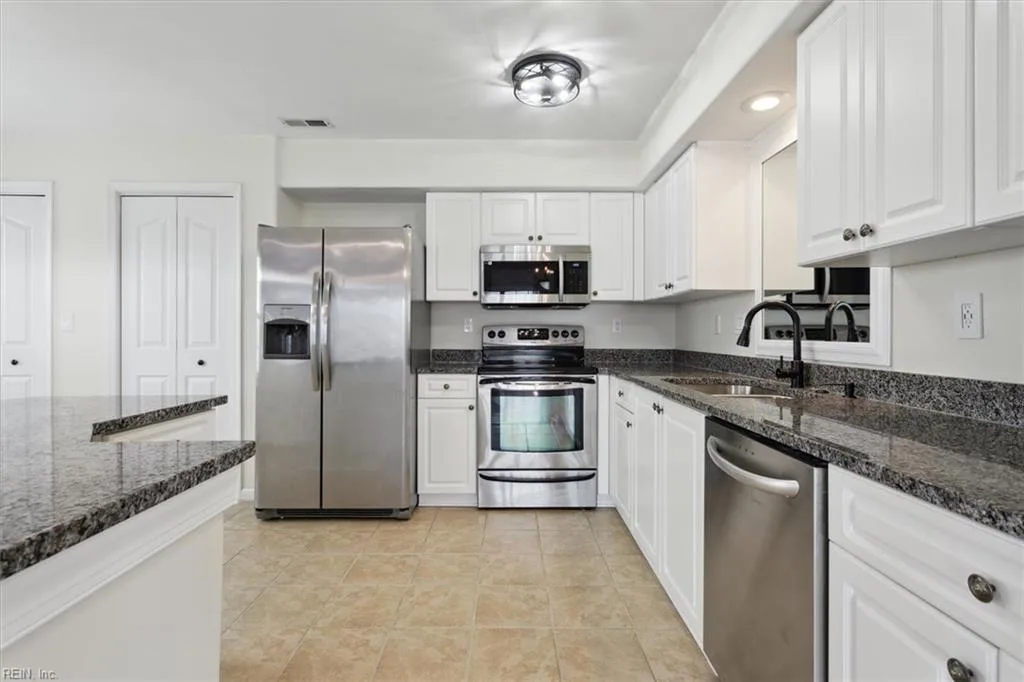 107 Post Oak RD, YORKTOWN VA 23693 thumb 10