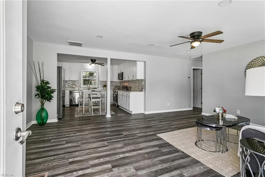 263 Exeter RD, NEWPORT NEWS VA 23602 - Photo 5