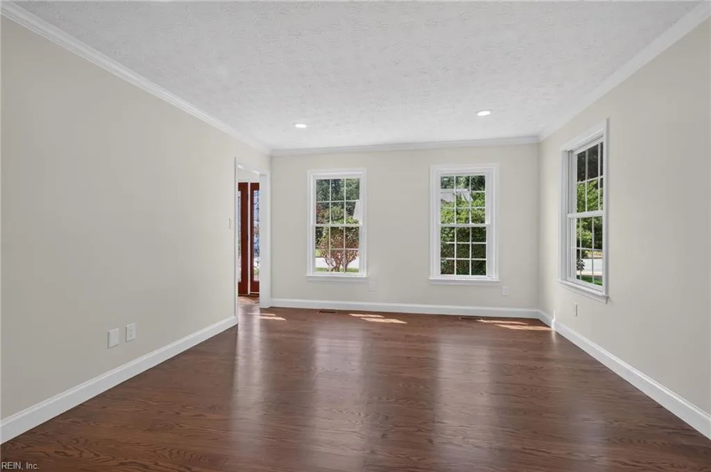 204 Halles RN, YORKTOWN VA 23693 thumb 9